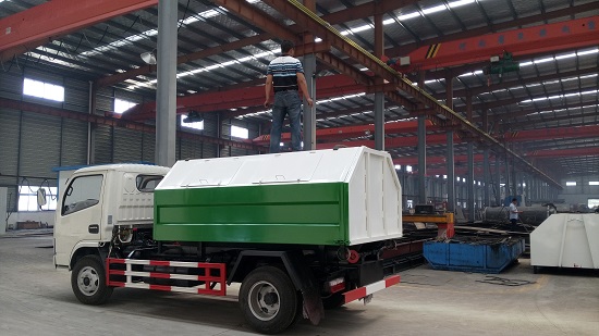 小多利卡勾臂式垃圾車☆標(biāo)配