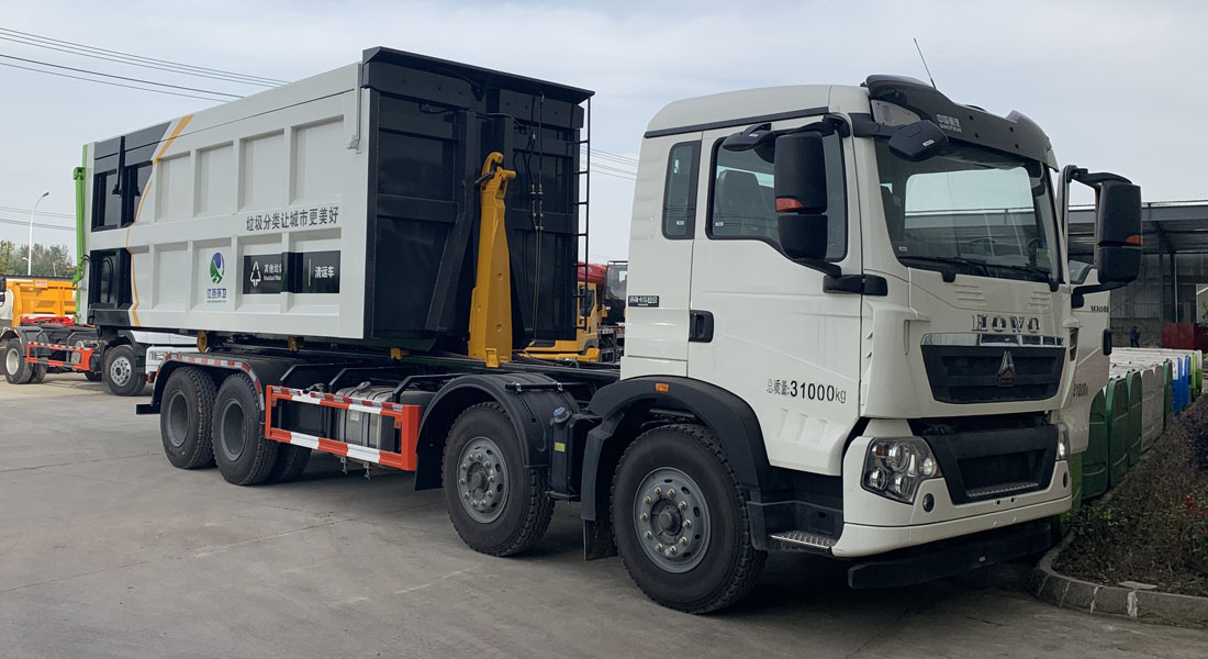汕德31噸級(jí)勾臂式垃圾車