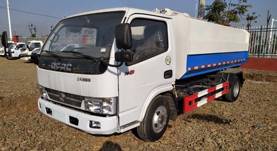 多利卡自裝卸式垃圾車掛桶