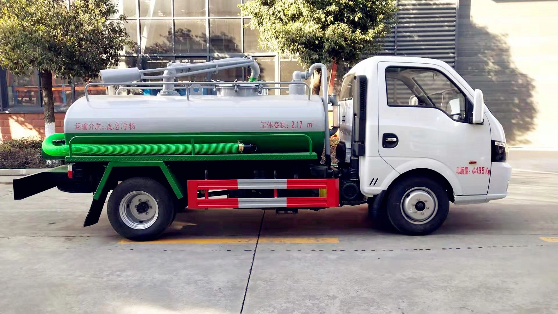 東風途逸吸糞車