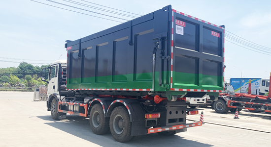 汕德18噸級勾臂式垃圾車