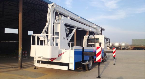 東風天錦高空作業(yè)車