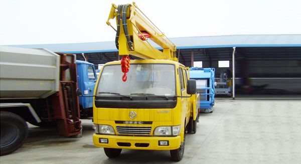 東風輕型雙排高空作業(yè)車