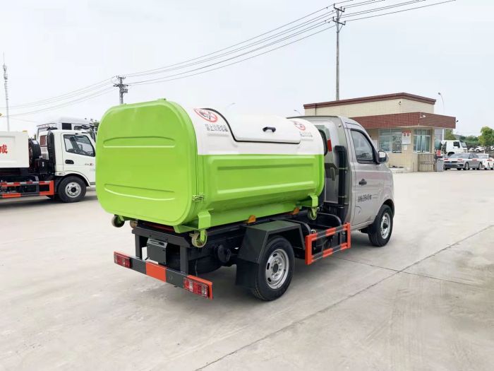 長(zhǎng)安勾臂式垃圾車