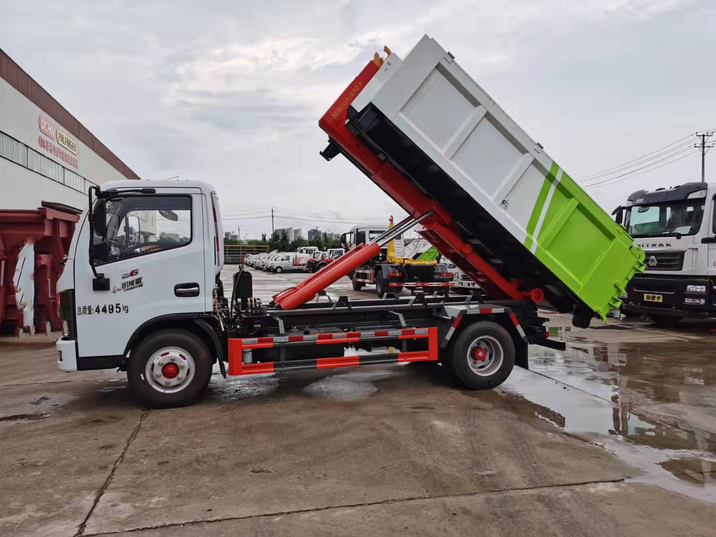 多利卡（5-6方）建筑垃圾清運車