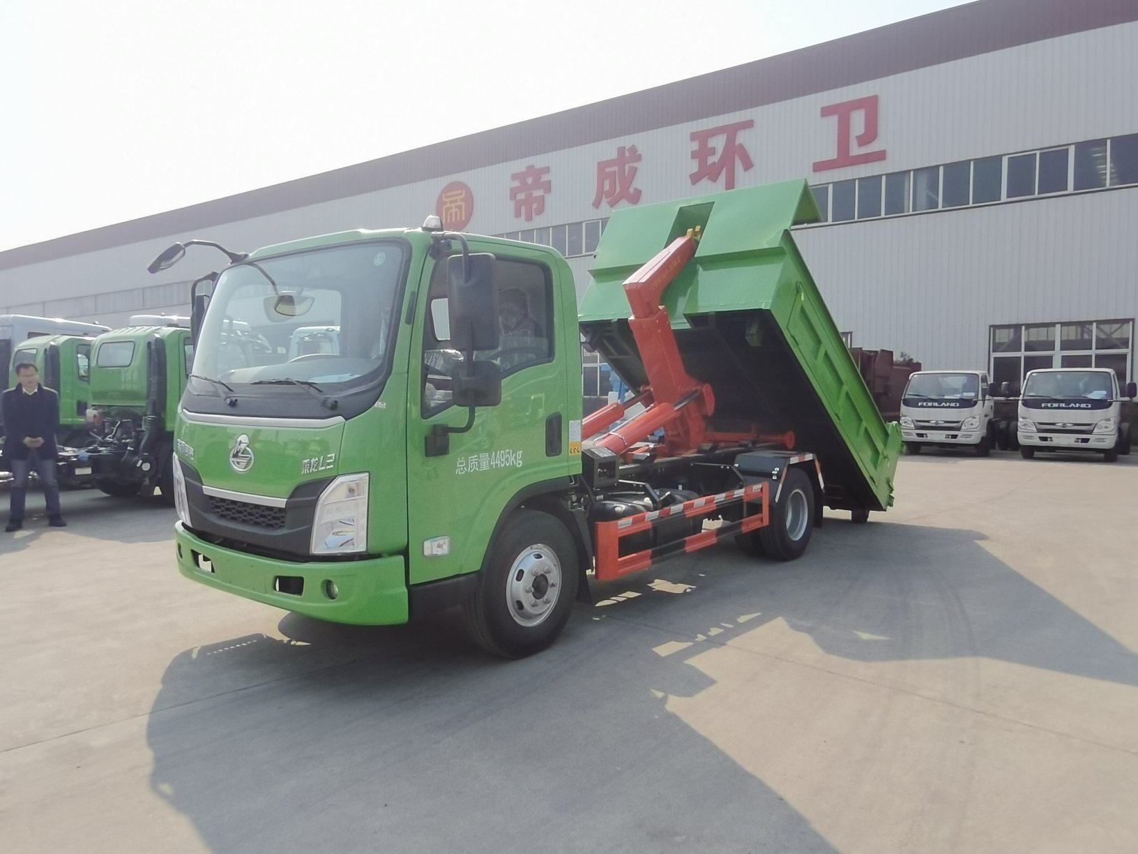 柳汽勾臂式垃圾車(chē)—藍(lán)牌